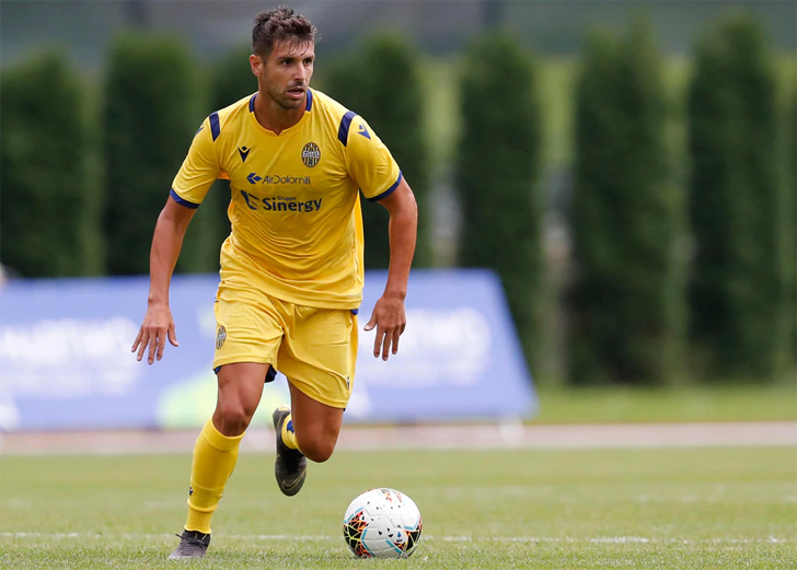 Miguel Veloso in action for Hellas Verona. Miguel Veloso in action for Hellas Verona.